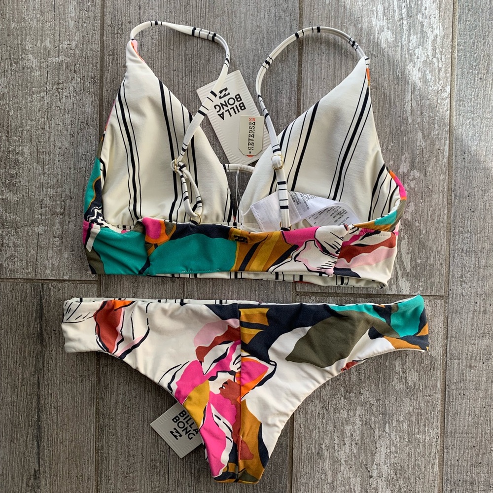 🔥🔥BILLABONG - REVERSIBLE FLORAL DAY BIKINI🔥🔥 - Picture 6 of 8